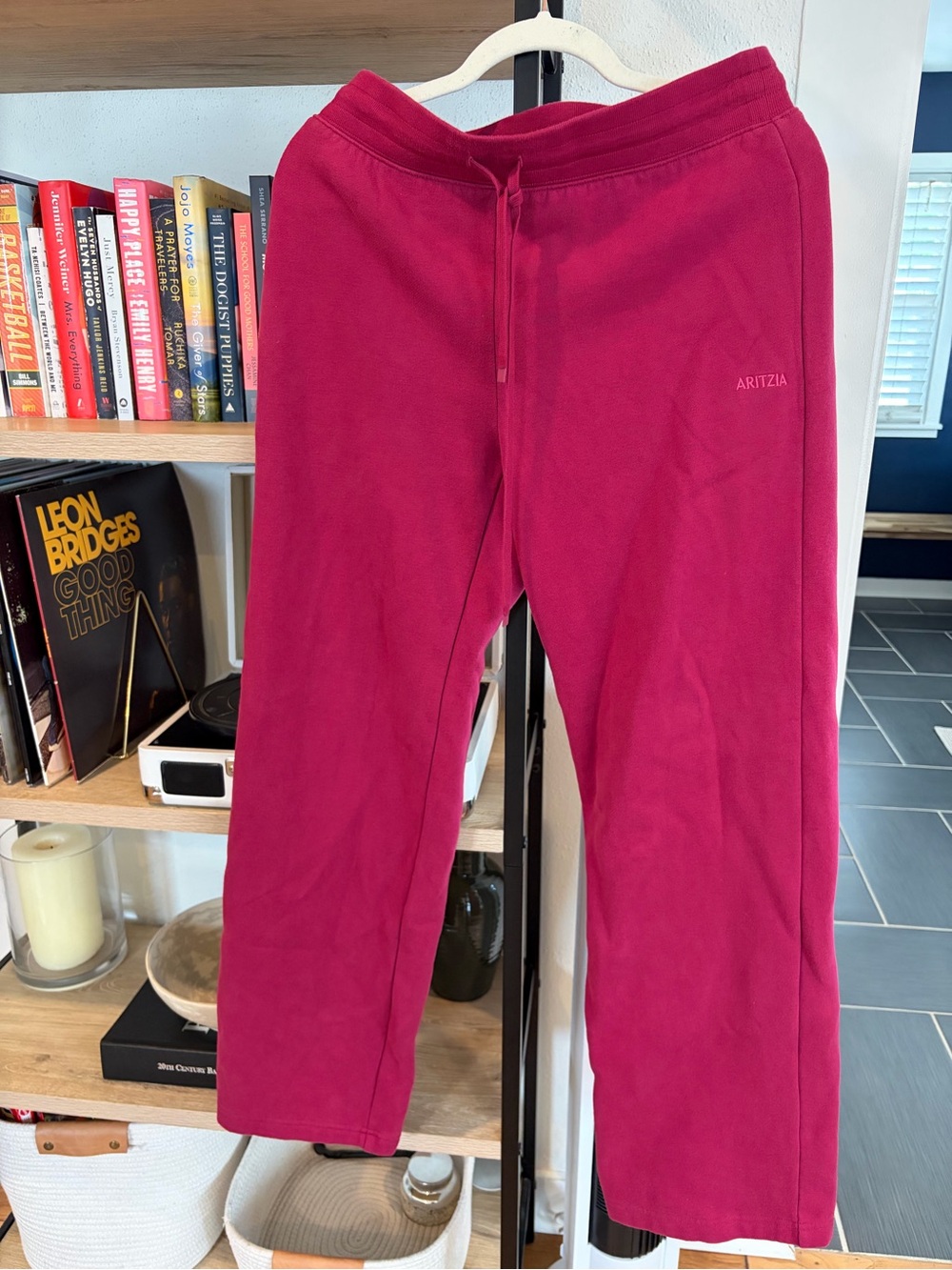 Aritzia perfect fit sweats size M juicy rose color